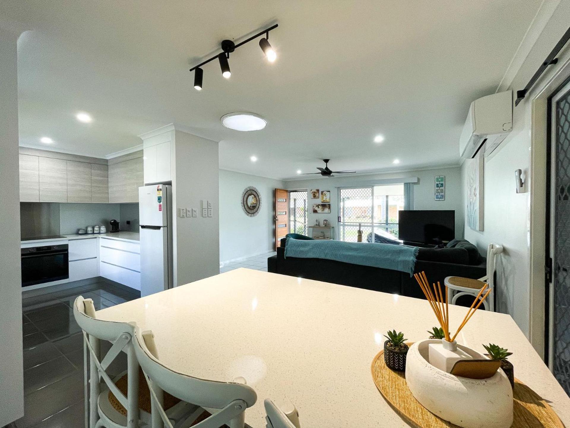 Beach House On Burrum- Close To Beach- 3Br- Wifi-Foxtel 伍德盖特 外观 照片